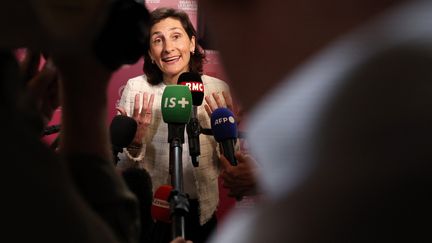 La ministre des Sports Amélie Oudéa-Castéra face aux médias à La Sorbonne, le 23 juin 2023. (FRANCK FIFE / AFP)