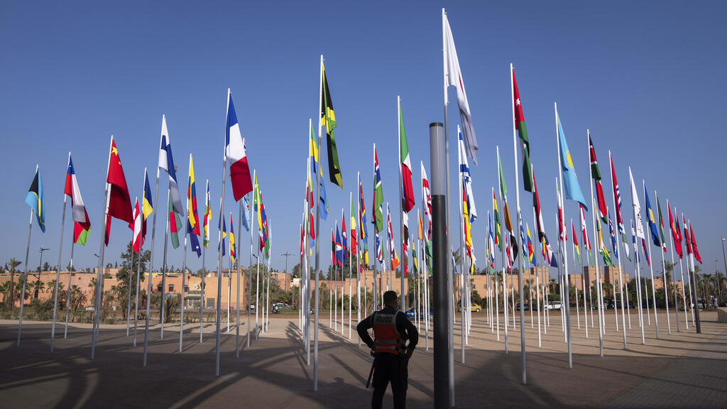 , Informations française: À Marrakech, les militants pour l’abolition de la dette perplexes face aux discours du FMI et de la Banque mondiale