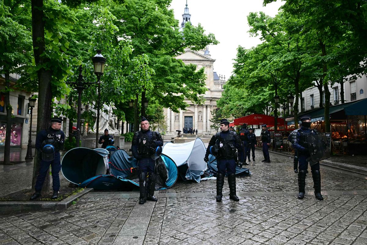 , Manifestations pro-Gaza : grèves de la faim à Sciences Po, évacuation devant la Sorbonne, la mobilisation se poursuit